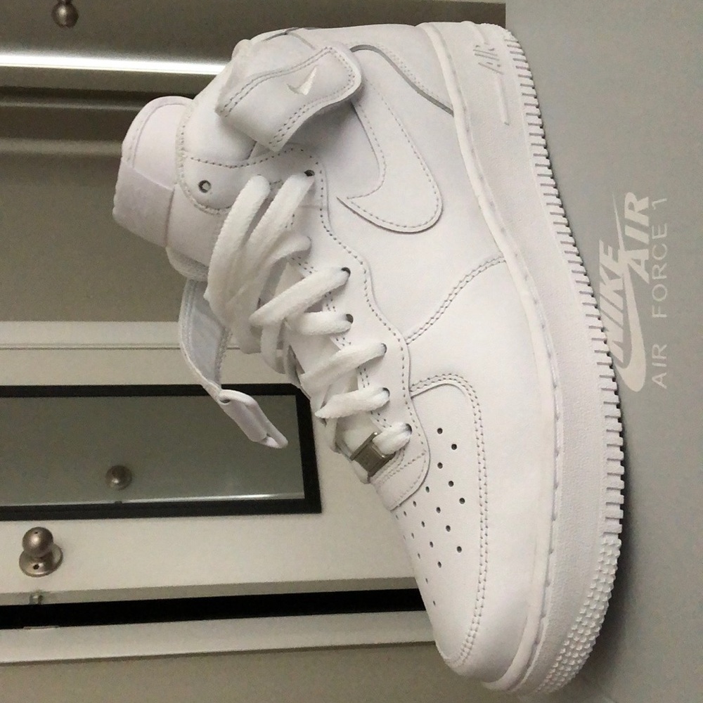 Air Force 1 Mid